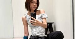 5 kiểu áo ba lỗ phong cách Hàn chuẩn hè Sài Gòn - Mặc công sở vẫn mát mẻ