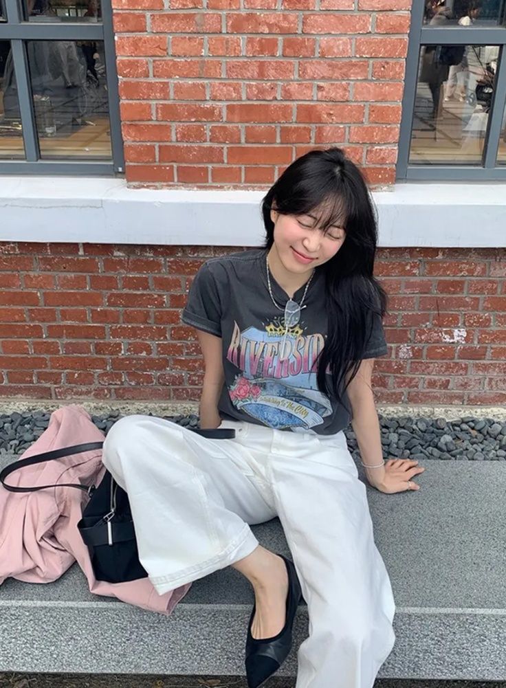 Tees Your Vibe: Khi chiếc áo thun trở thành “ngôn ngữ” thời trang của bạn