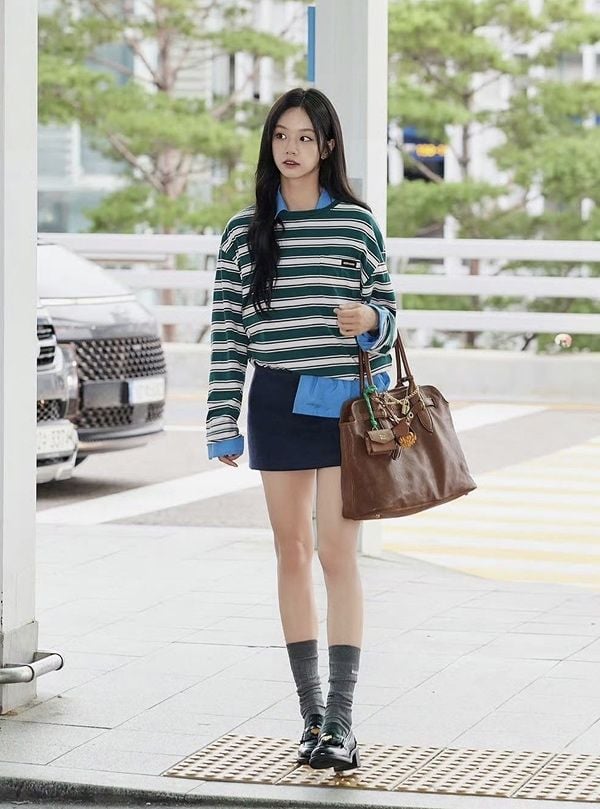 Airport Fashion: Vì sao Outfit sân bay của Idol trở thành chuẩn mực Street Style Châu Á?