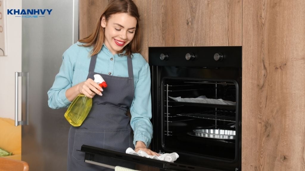 Cách vệ sinh lò nướng đơn giản, hiệu quả tại nhà