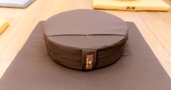 Chọn bồ đoàn phù hợp cho người mới bắt đầu ngồi thiền