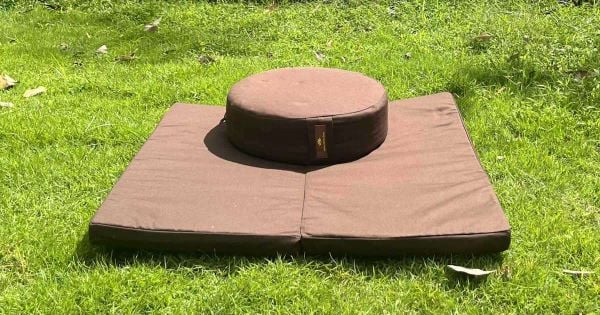 Vì sao đường kính bồ đoàn ngồi thiền Thiên Nhiên Tâm là 30cm?