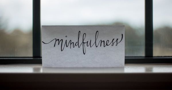 Tư thế ngồi cho người mới ngồi thiền