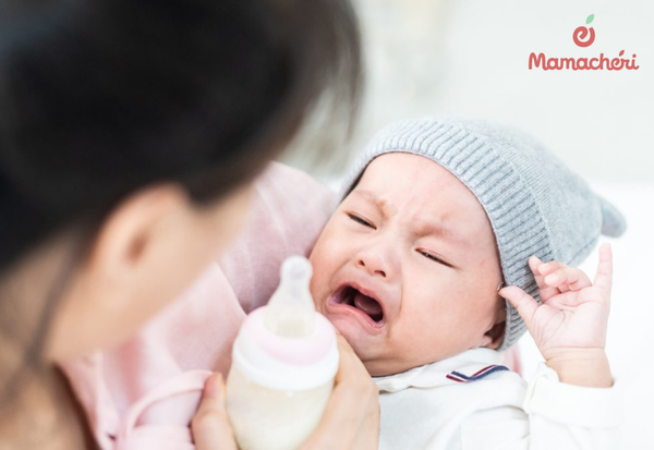 Kiên nhẫn và thấu hiểu thay vì cưỡng ép là chìa khóa giúp bé bú lại bình thường