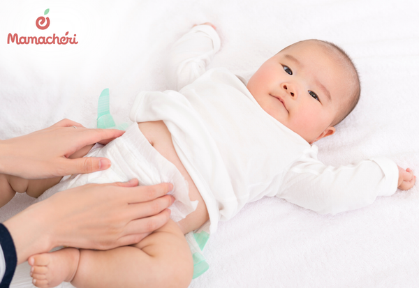 Thay tã trước cữ bú giúp trẻ sơ sinh tỉnh táo và bú hiệu quả hơn