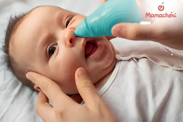 Cách hút mũi cho trẻ sơ sinh bằng bóng hút chuyên dụng