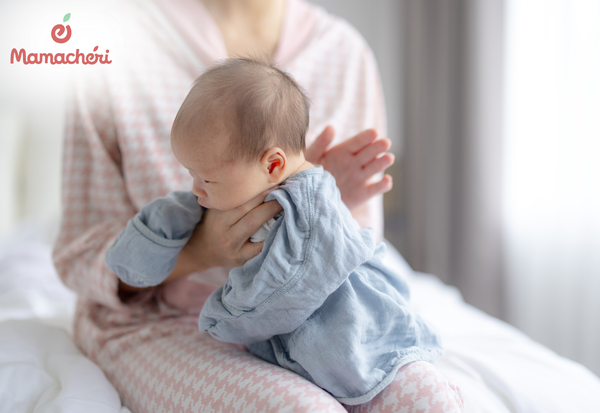 Vỗ ợ hơi giúp trẻ sơ sinh hạn chế đầy bụng và nôn trớ
