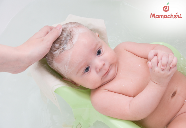 Gội đầu đúng tần suất khi chăm sóc tóc sơ sinh