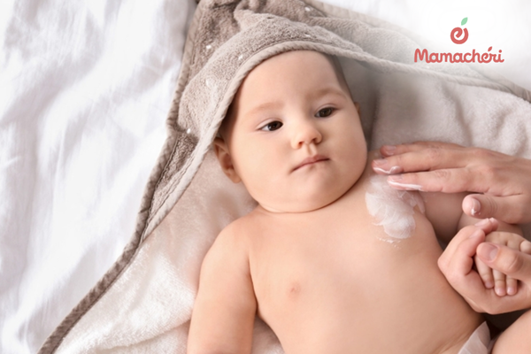 Một môi trường sống trong lành và trang phục thoải mái giúp bé phòng ngừa chàm sữa hiệu quả