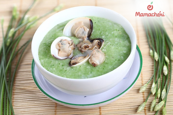 Món cháo trai bổ dưỡng từ thịt trai và lá dâu dành cho trẻ nhỏ