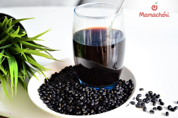 Nước đậu đen rang thơm mát được chế biến từ đậu đen nguyên hạt