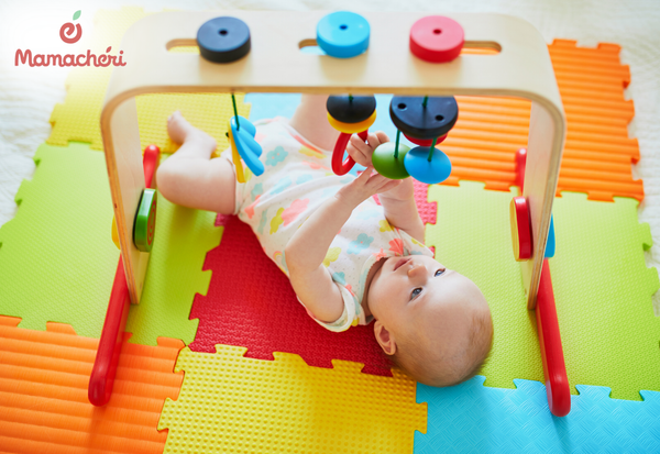 Thảm nằm chơi hỗ trợ bé tập lẫy và vận động