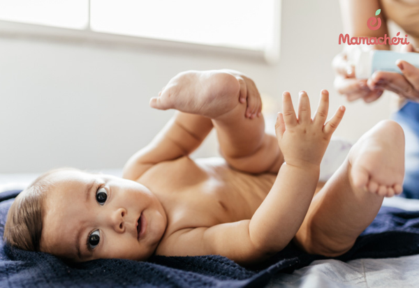 Bôi kem chống hăm đều đặn là cách phòng ngừa hiệu quả nhất cho bé