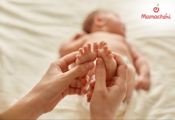 Sự cẩn trọng trong khâu chuẩn bị giúp bé tận hưởng buổi massage trọn vẹn.