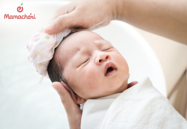 Gội đầu và chăm sóc tóc đúng cách giúp da đầu trẻ sơ sinh luôn sạch khỏe​​​​​​​