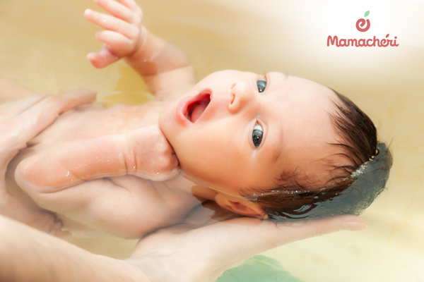 Nhiệt độ nước tắm cho trẻ sơ sinh vào mùa hè và thời điểm tắm phù hợp