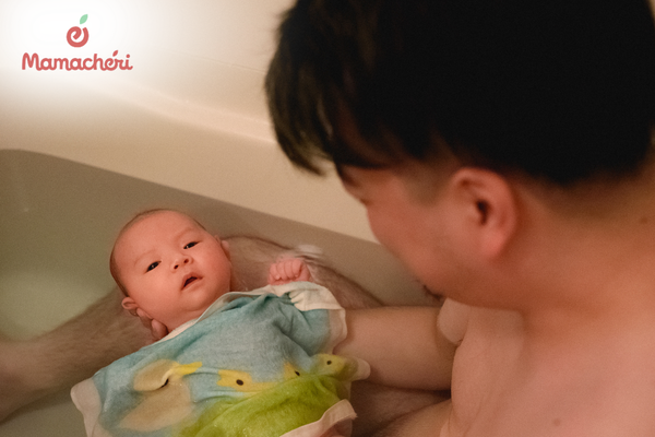 Những lưu ý an toàn khi tắm và chăm sóc trẻ sơ sinh tại nhà
