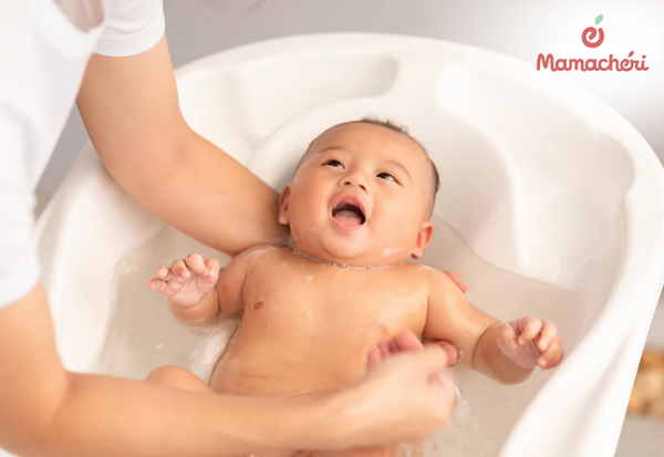 Sự tỉ mỉ trong cách chọn sữa tắm giúp bảo vệ làn da non nớt của thiên thần nhỏ