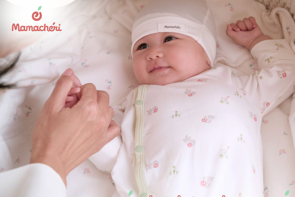 Thường xuyên mặc quần áo dài tay cho trẻ để hạn chế tình trạng muỗi đốt
