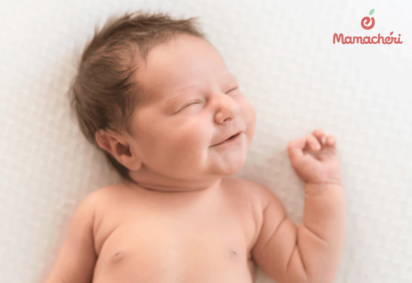 Wonder Week 1 bé đã biết nhìn mọi vật chăm chú hơn