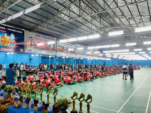 KIM’S RED GINSENG ĐỒNG HÀNH CÙNG  FESTIVAL CẦU LÔNG HỌC ĐƯỜNG 2025–2026 TIẾP SỨC CHO THẾ HỆ TRẺ VIỆT NAM