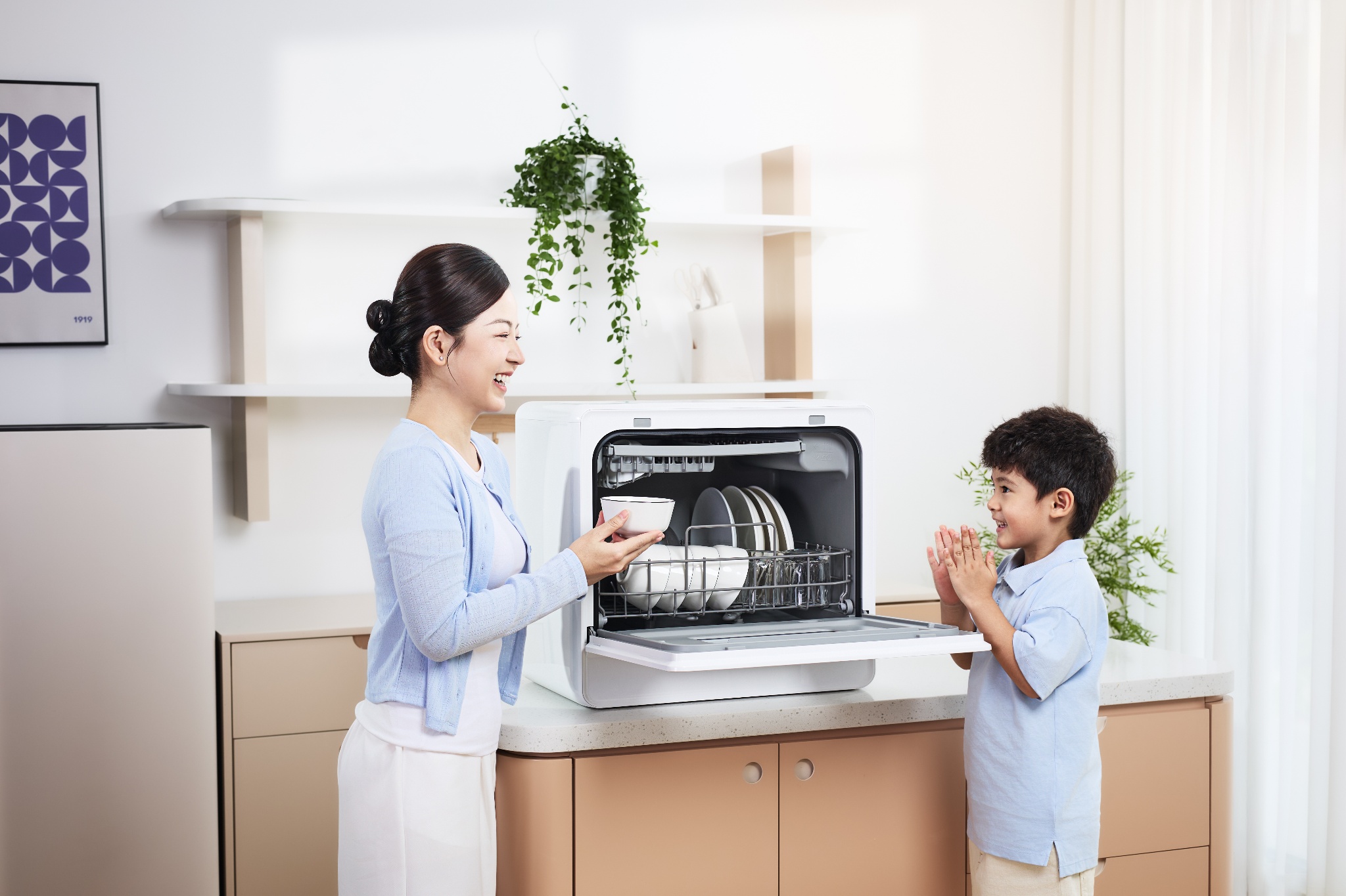 Máy rửa chén mini cho mẹ và bé: Trải nghiệm rửa bình sữa bằng máy rửa chén Kochi C500