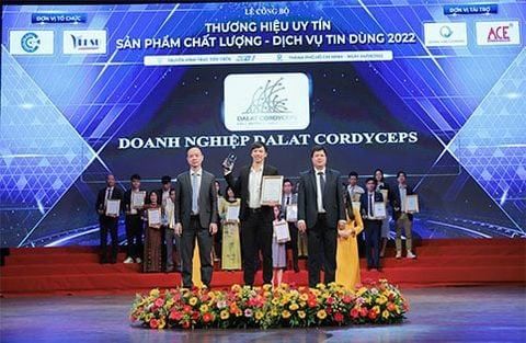 DOANH NGHIỆP DALAT CORDYCEPS VINH DỰ NHẬN DANH HIỆU TOP 100 “THƯƠNG HIỆU UY TÍN – SẢN PHẨM CHẤT LƯỢNG – DỊCH VỤ TIN DÙNG 2022” – Lần Thứ 8