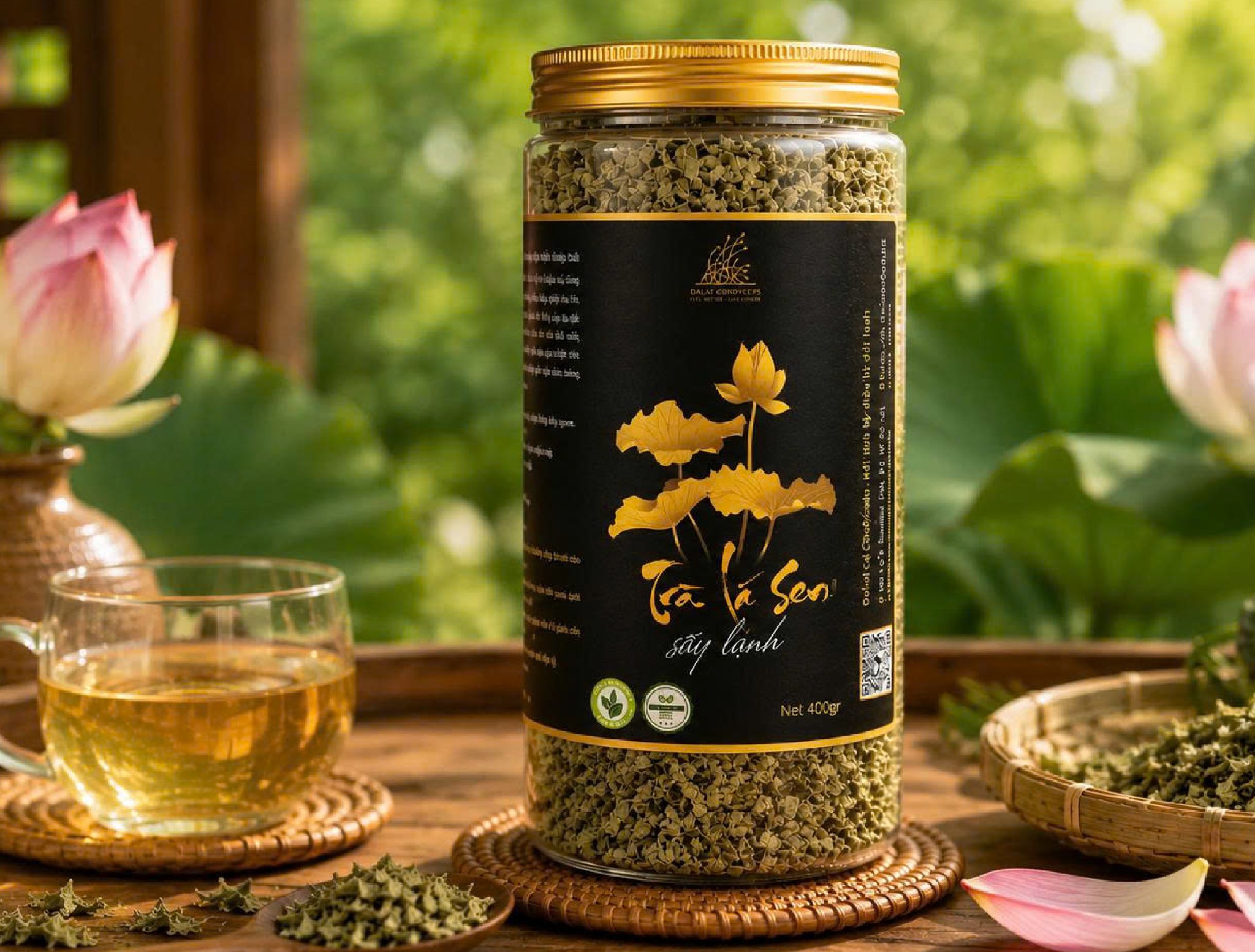🍃 Lá Sen – “chiếc lá thần tiên” của mùa hè ✨