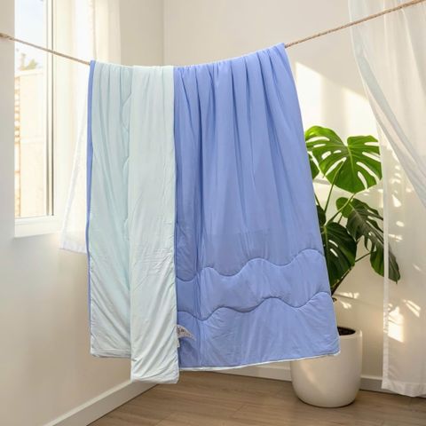 Cất Chăn Mền Cho Mùa Không Dùng: Ở Xứ Ẩm, Ẩm Mới Là Kẻ Phá