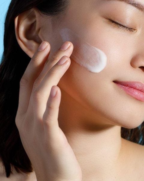 Top 3 kem dưỡng trắng da chống lão hoá hiệu quả cho chị em