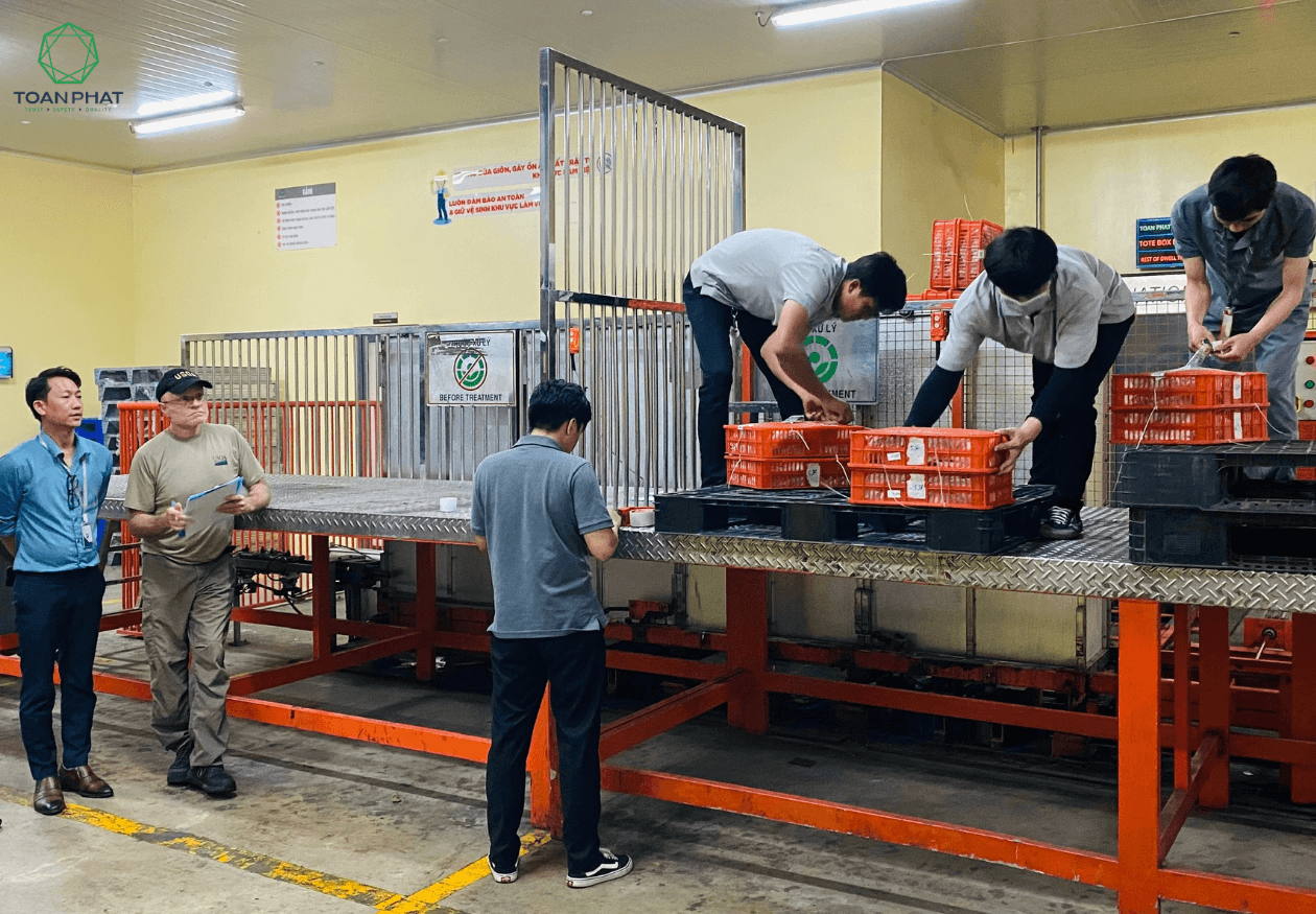 Chiếu xạ tại Nhà máy chiếu xạ Toàn Phát.png