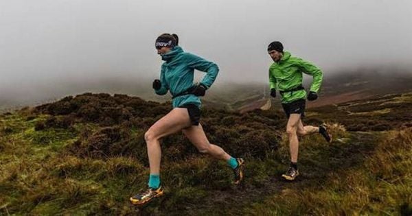 Hướng dẫn chọn áo chống nước chạy trail