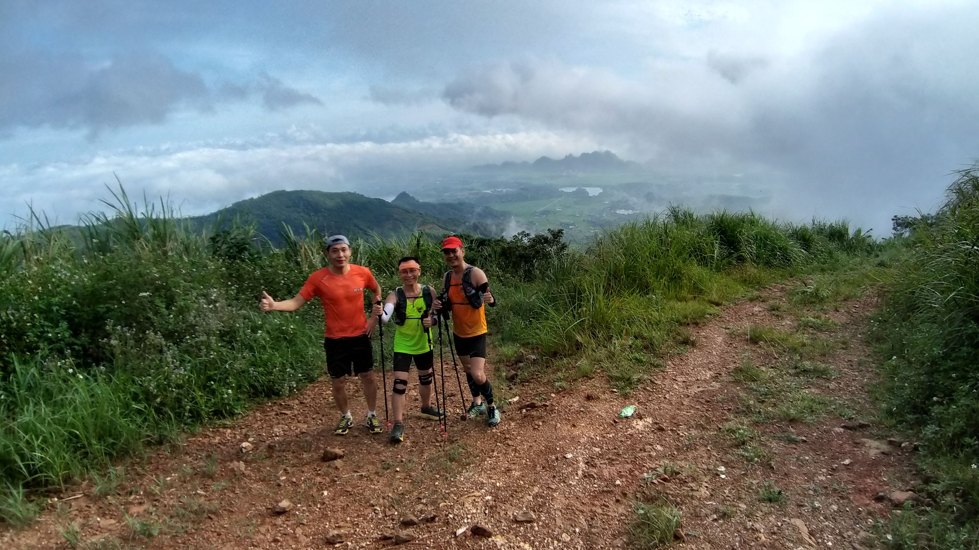 Núi Đồi Bù: Địa điểm lý tưởng cho dân tập chạy trail ở Hà Nội
