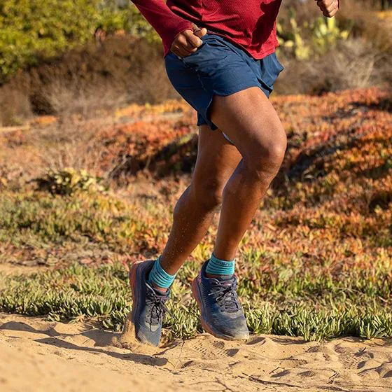 Tất xỏ ngón chạy bộ Injinji ULTRA RUN mini crew pop