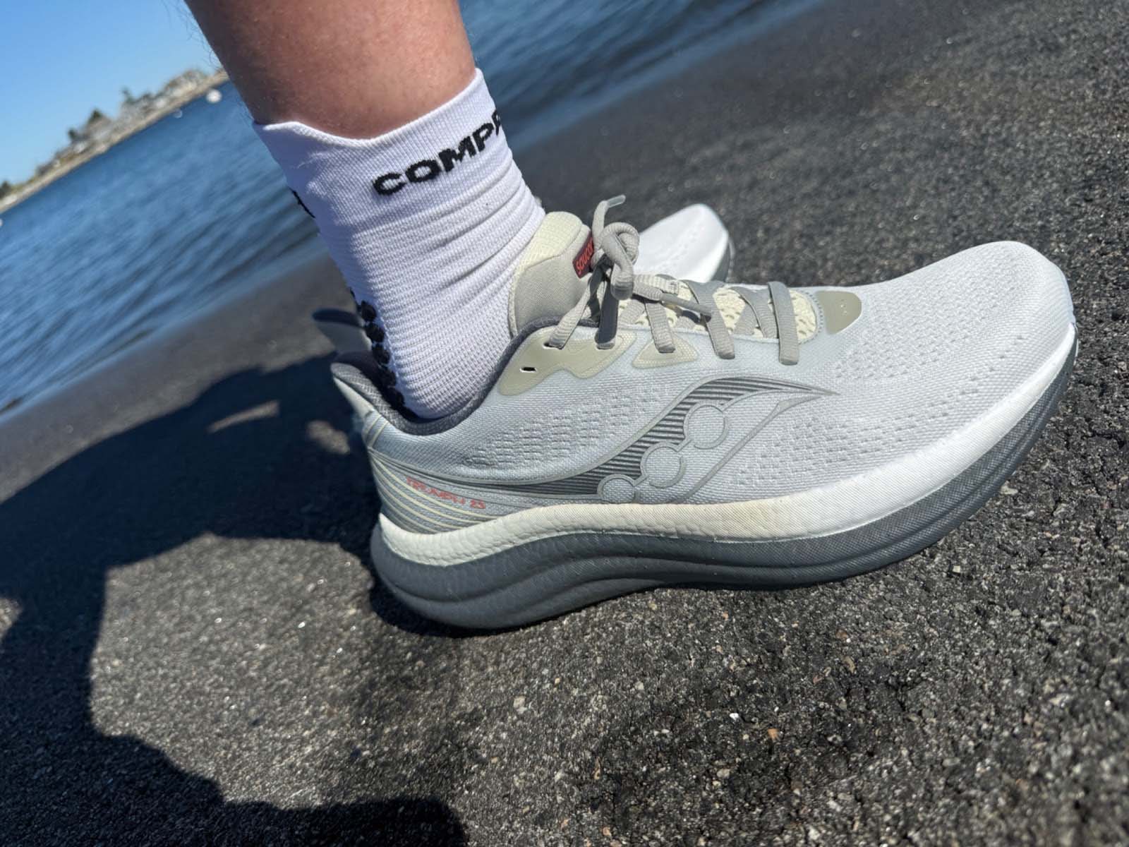 Review-giay-chay-bo-Saucony-Triumph-23-Saucony-Triumph-23-Review.jpg