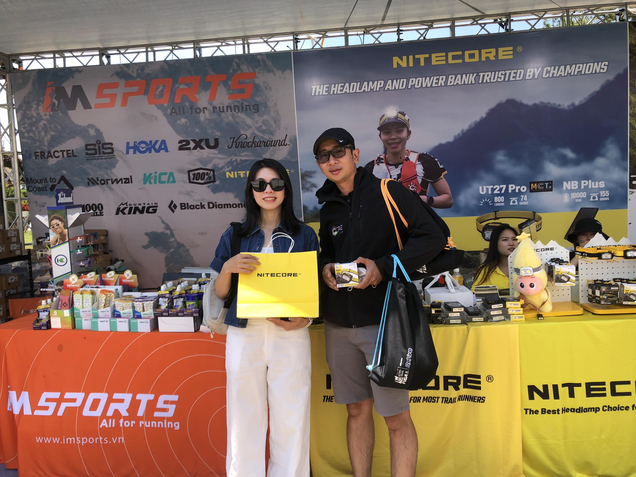 IMSports-ho-tro-runner-muon-den-chay-trail-Nitecore-tai-Dalat-Ultra-Trail-3.jpg
