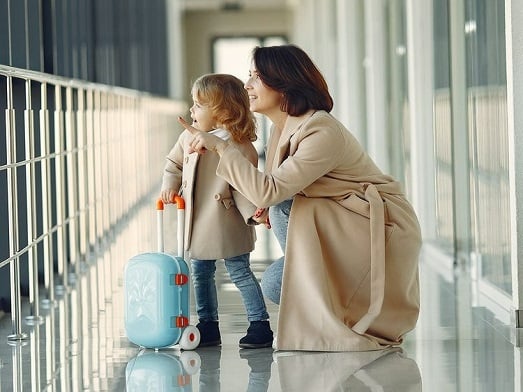 Những mẫu vali kéo của trẻ em thích và lợi ích khi mua vali cho bé