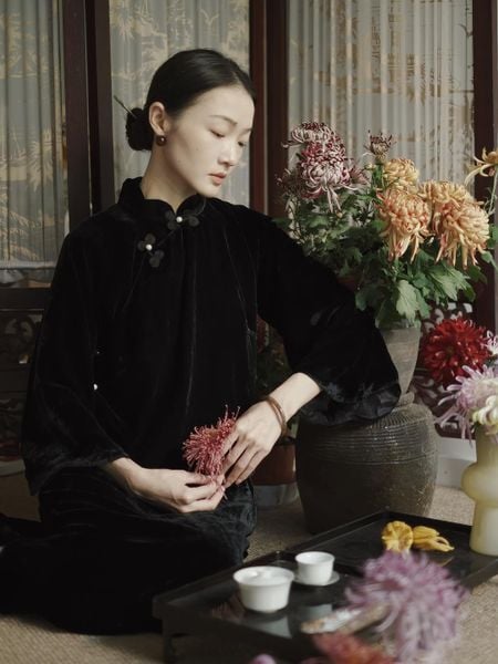 sống chậm bên chén trà