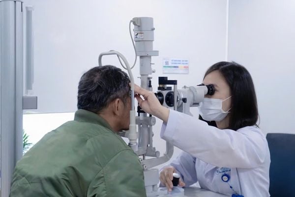 Chứng chỉ Chuyên khoa mắt - Mở rộng cơ hội việc làm trong lĩnh vực mắt