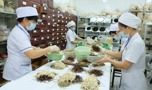 Mức lương ngành Y học Cổ truyền là bao nhiêu?