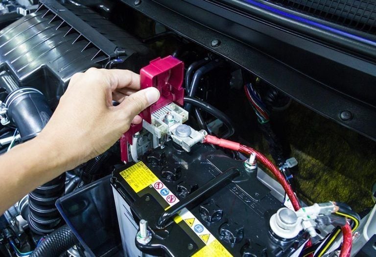 Cách kiểm tra xe ô tô trước khi đi xa cực đơn giản