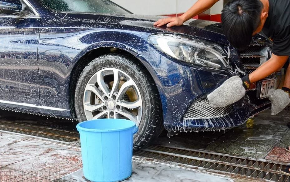 Rửa xe ô tô đúng cách tại nhà - 5 lỗi cần tránh ngay