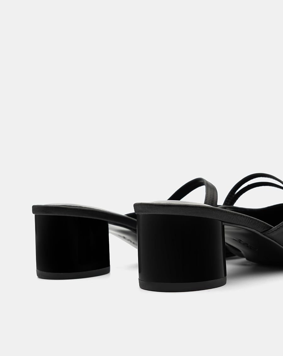  Giày Cao Gót Mules Phối Khóa Ngọc Trai 