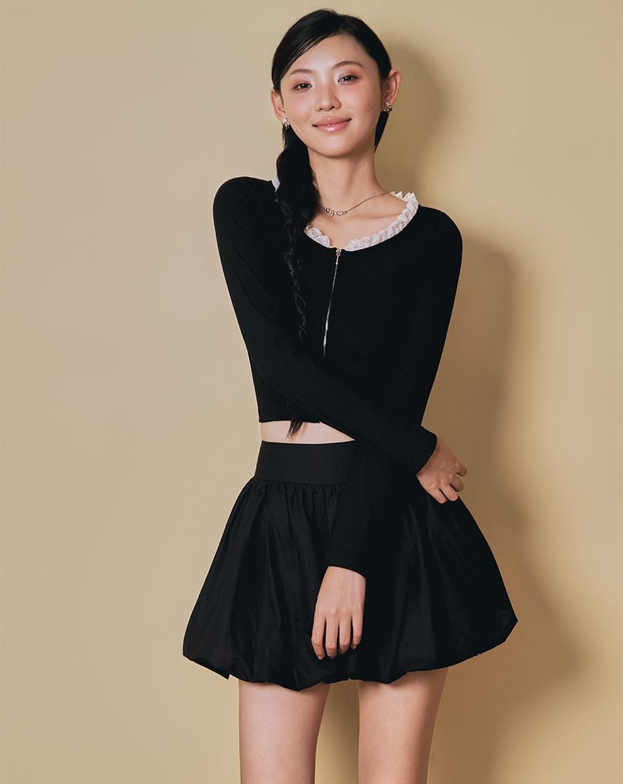  Áo thun khóa kéo phối cổ ren 