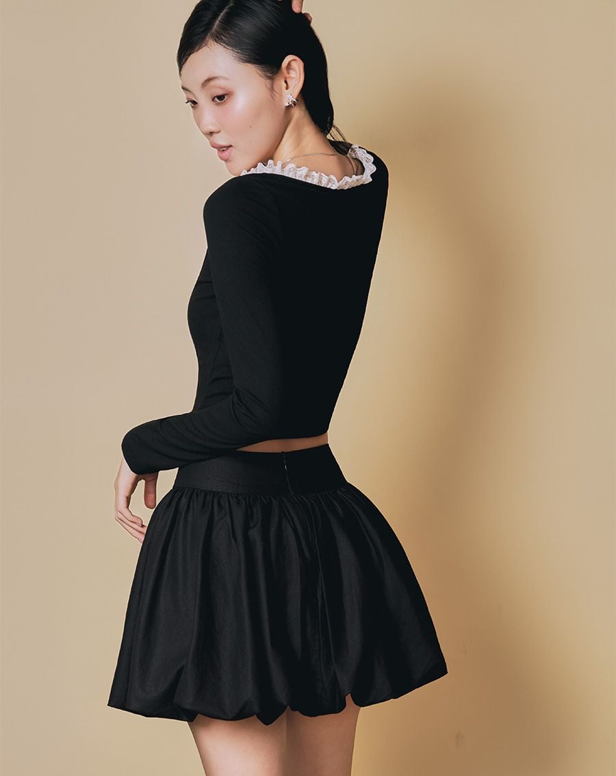  Áo thun khóa kéo phối cổ ren 