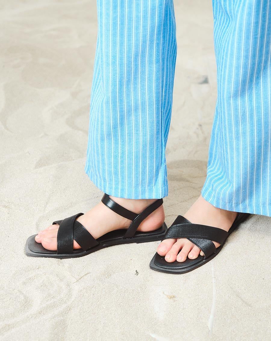  Giày Sandal Đế Bệt Phối Quai Vân Đan 