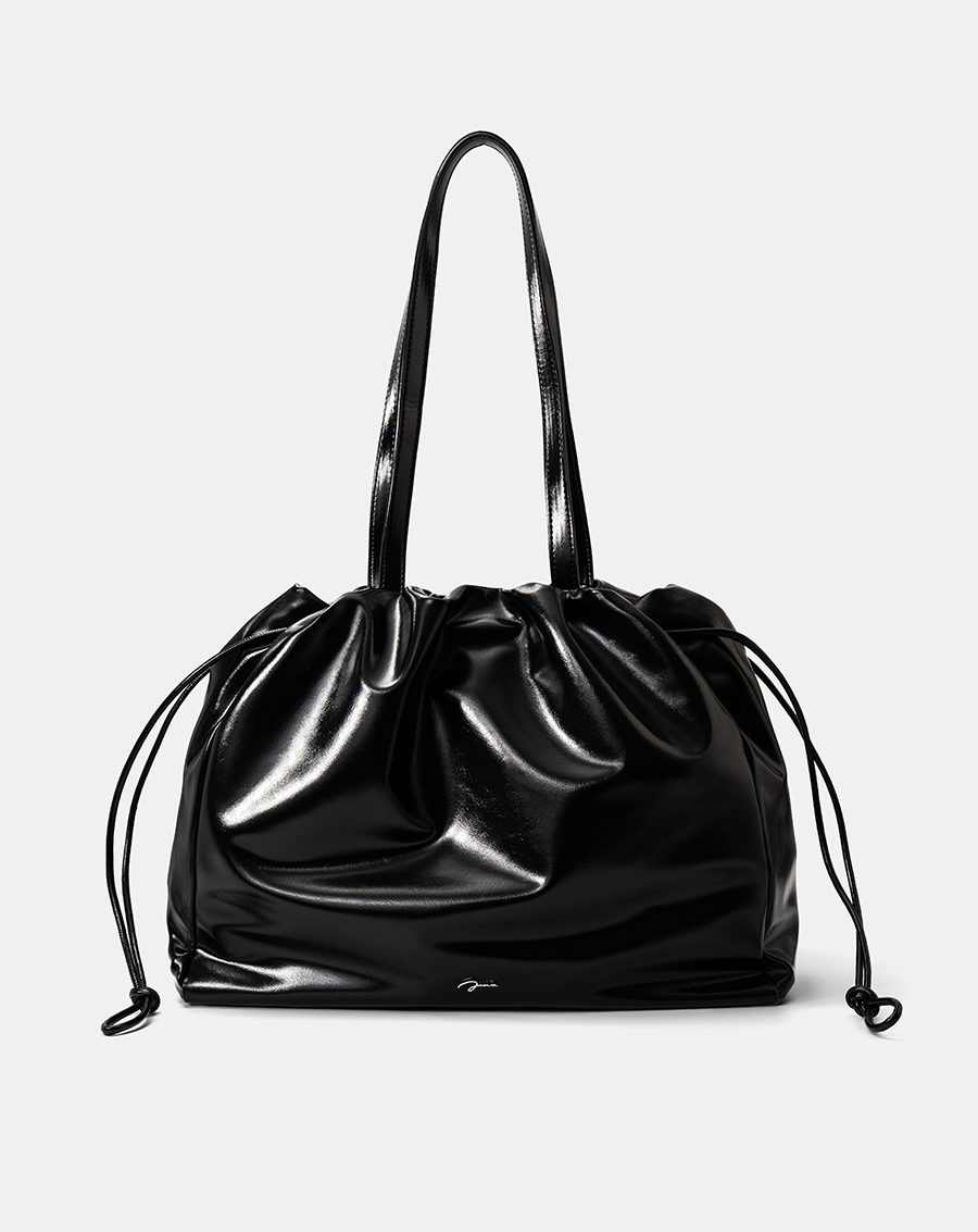 Túi xách nữ form rộng Phong cách và tiện ích cho phái đẹp