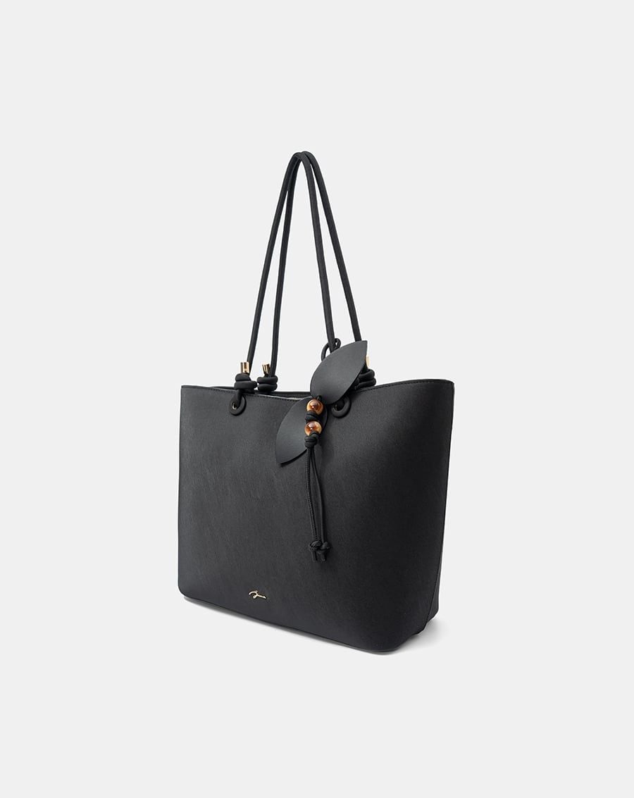  Túi Xách Lớn Phối Charm Trang Trí 