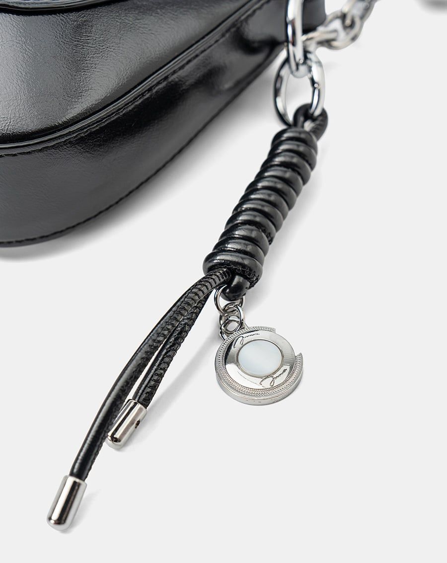  Túi Xách Nhỏ Đeo Vai Phối Charm 