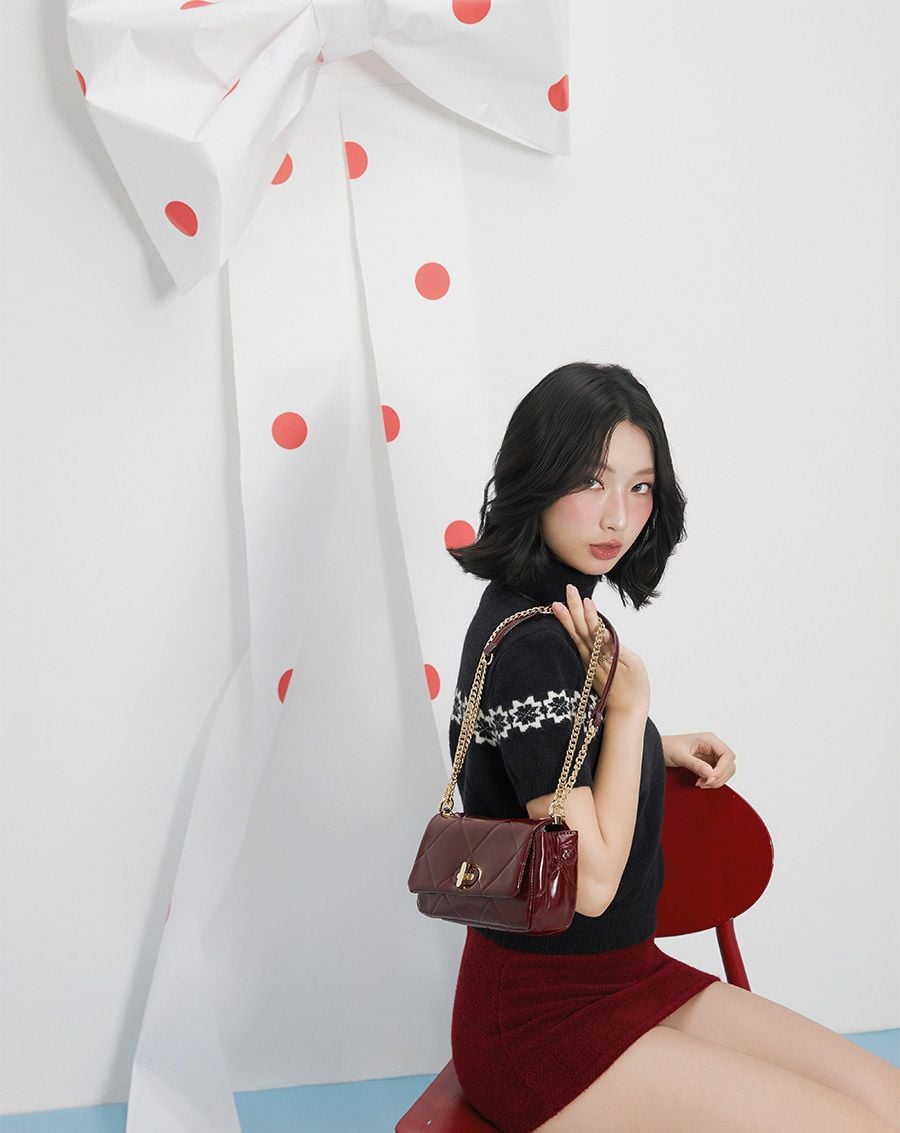  Túi Xách Nhỏ Nắp Gập Trang Trí Khoá 